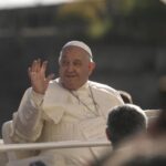 Papa Francisco continúa estable, despierto y bien orientado