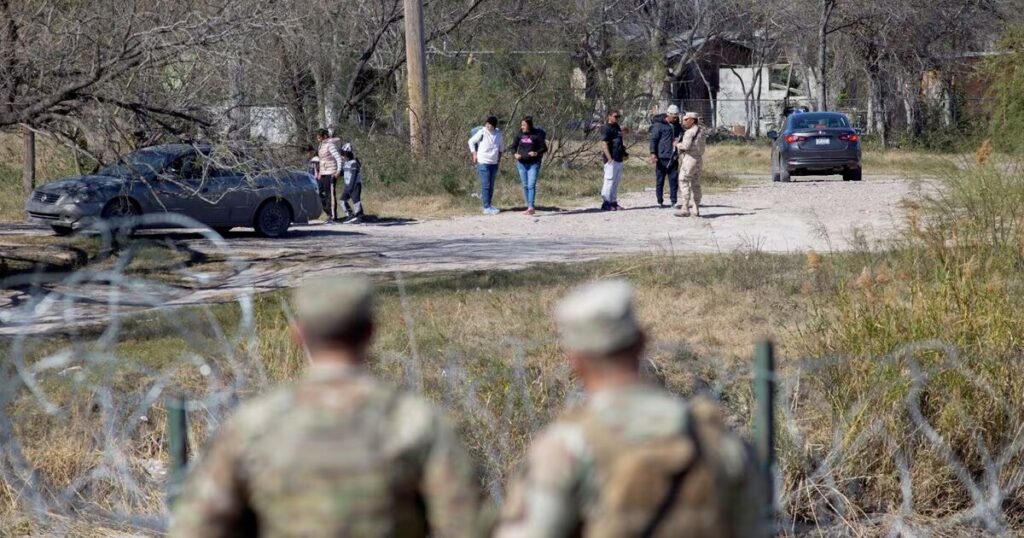 Trump autoriza arrestar a migrantes por medio de la Guardia Nacional en Texas